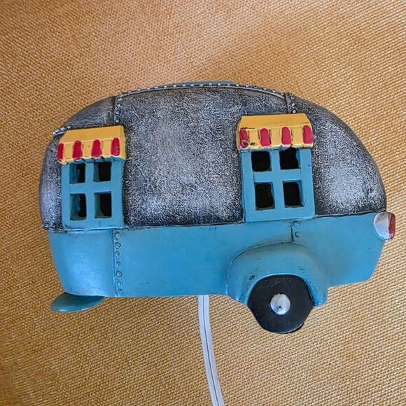 Cracker Barrel Cabin Fever Camper Lighted Accent Table Light Lamp - Picture 3 of 17